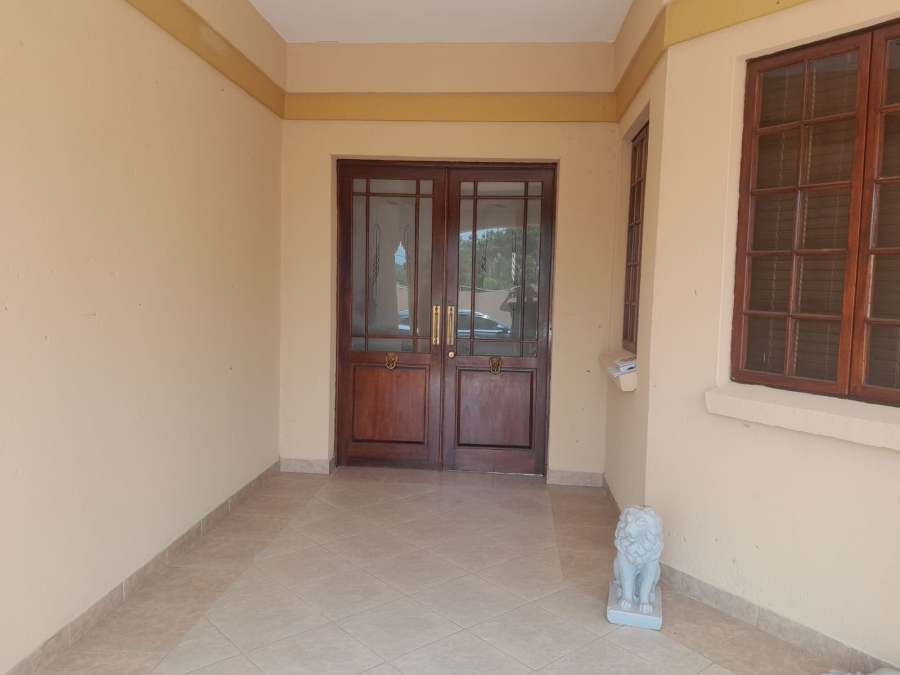 6 Bedroom Property for Sale in Safari Gardens North West